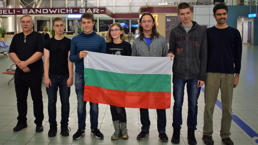 Страхотен успех! 5 медала за българските ученици от Международната олимпиада по астрономия и астрофизика