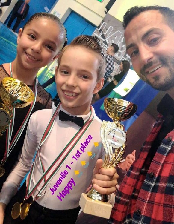 Малките танцьори Божидара и Ангел от Смолян отново със злато от престижен турнир