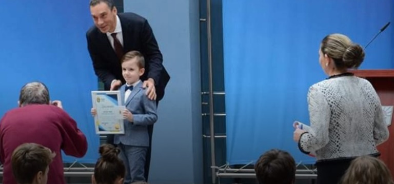 6-годишният Лъчезар стана олимпийски шампион по математика