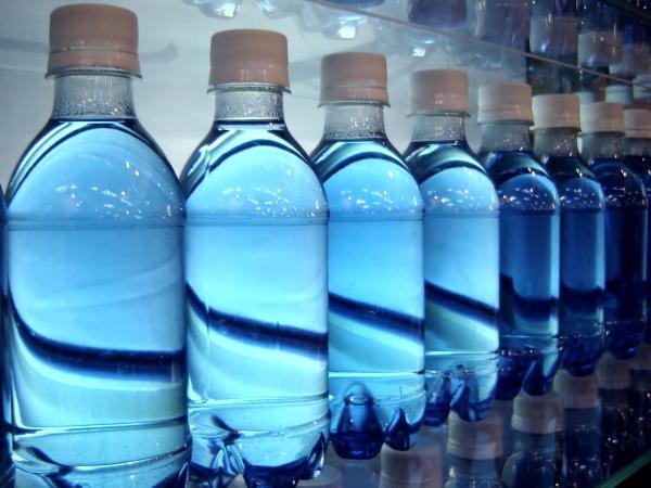Тези 8 марки минерална вода не са безопасни и могат да ни отровят при честа употреба!